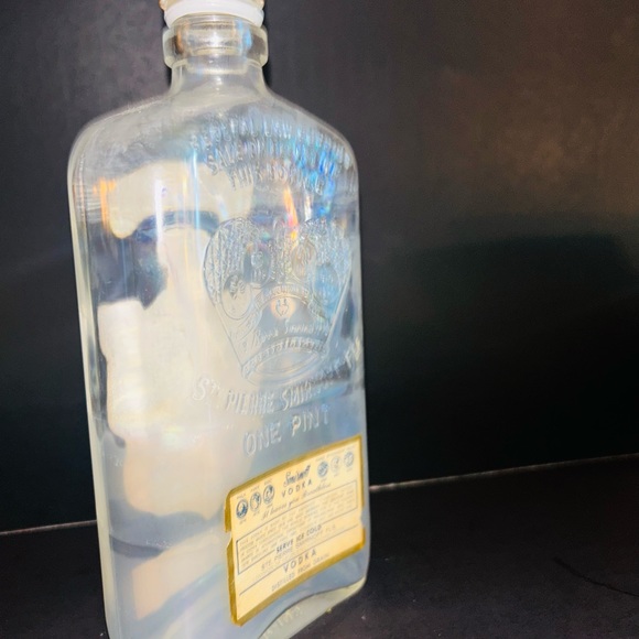 Vintage/Retro Smirnoff Vodka Bottle - Empty - Picture 7 of 7